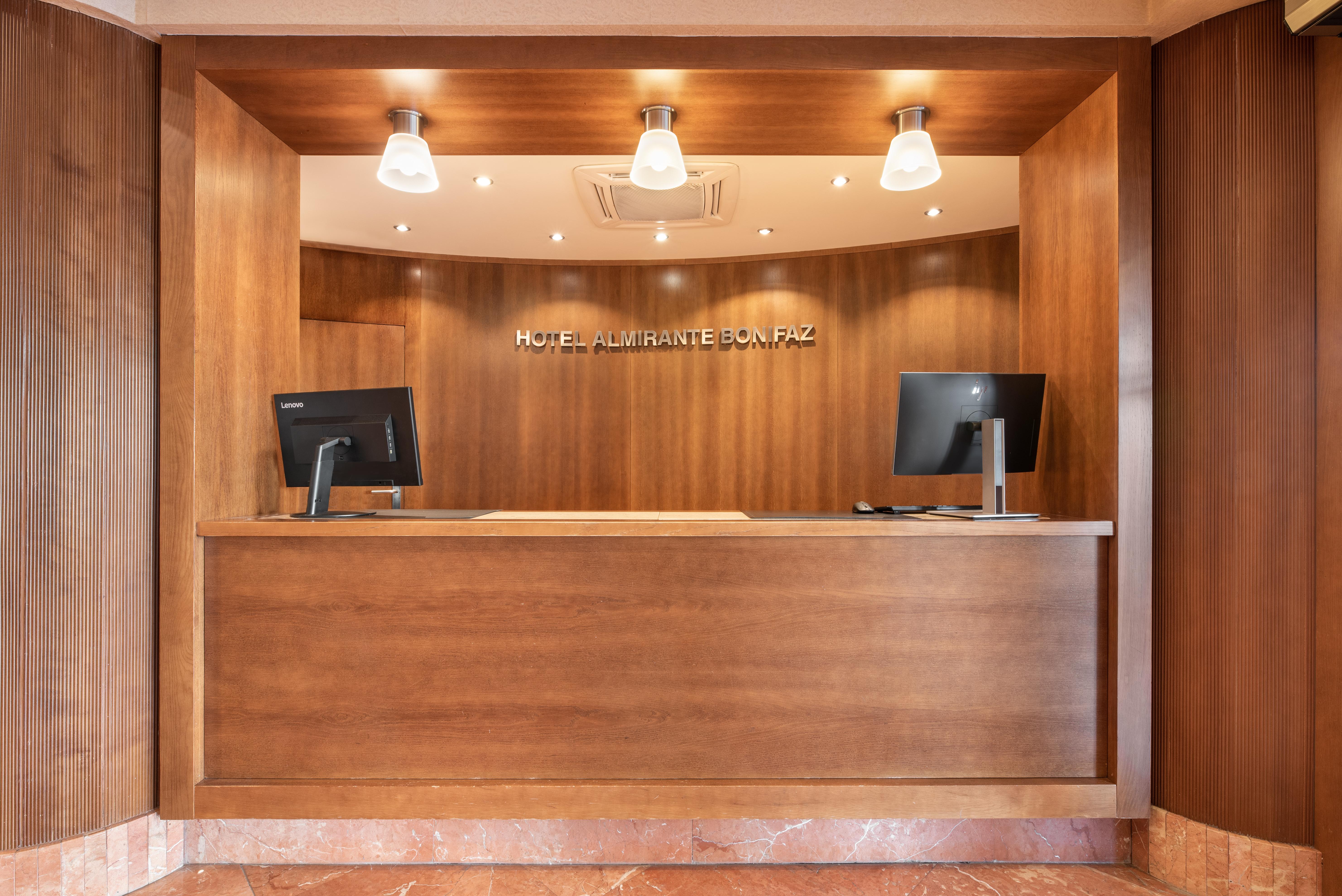 Crisol Almirante Bonifaz Hotel บูร์โกส ภายนอก รูปภาพ