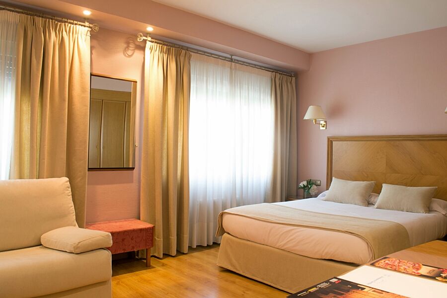 Crisol Almirante Bonifaz Hotel บูร์โกส ภายนอก รูปภาพ